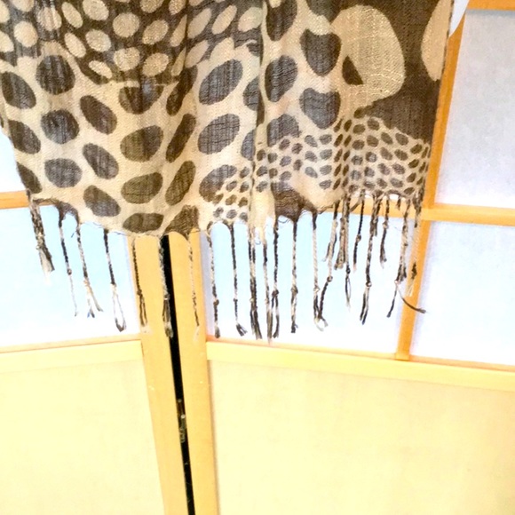 Gauzy brown tan fringed scarf, polka dotted - Picture 5 of 6